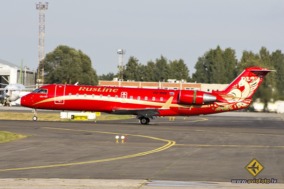 Bombardier CRJ-100ER (CL-600-2B19)